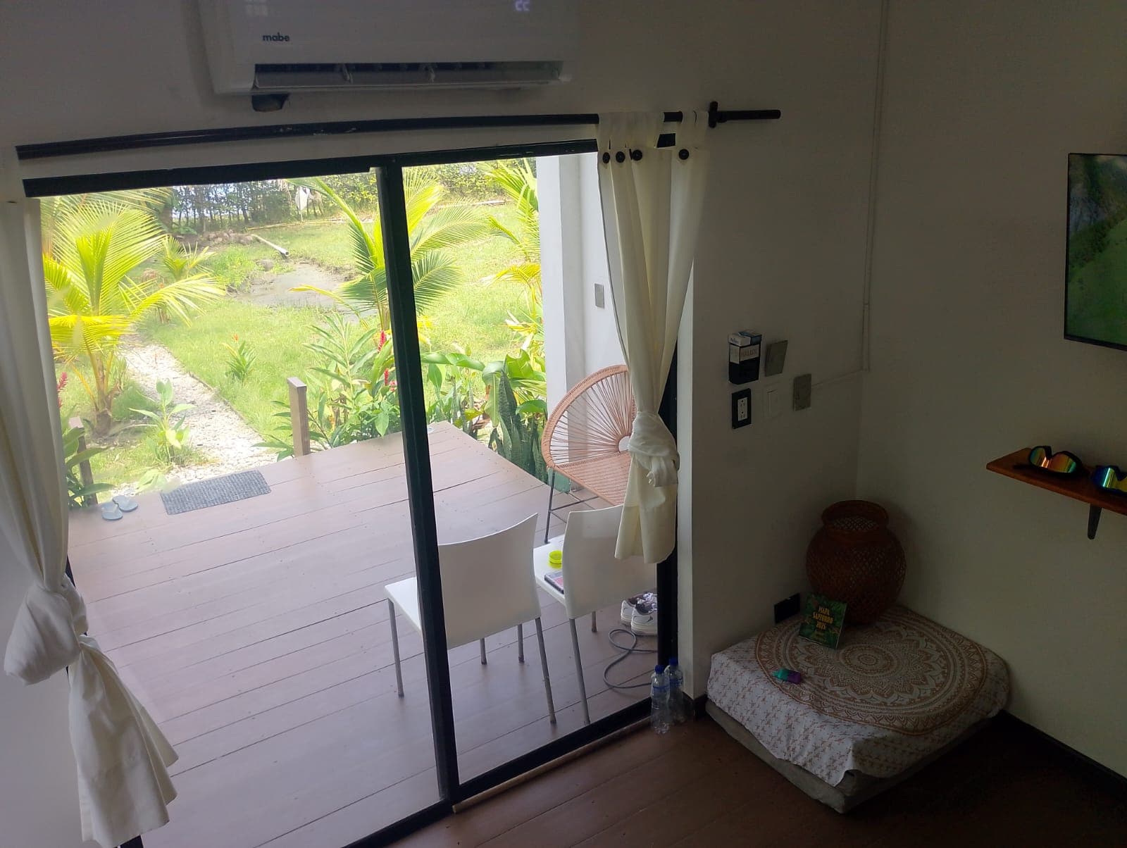 Room with terrace and garden view